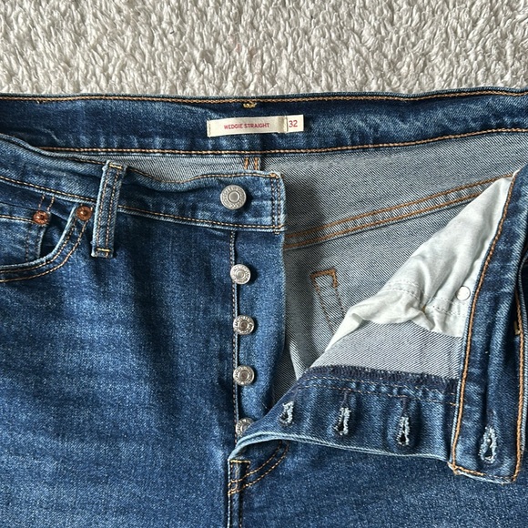 Levi’s Wedgie Straight Jeans | 32 - Picture 2 of 4